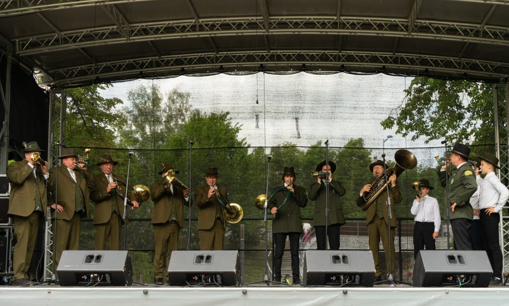 MARIJAMPOLĖJE VYKO KETVIRTASIS LIETUVOS MEDŽIOKLĖS RAGŲ ŠAUKINIŲ FESTIVALIS ,,SŪDUVOS MEDŽIOKLĖS RAGAI“